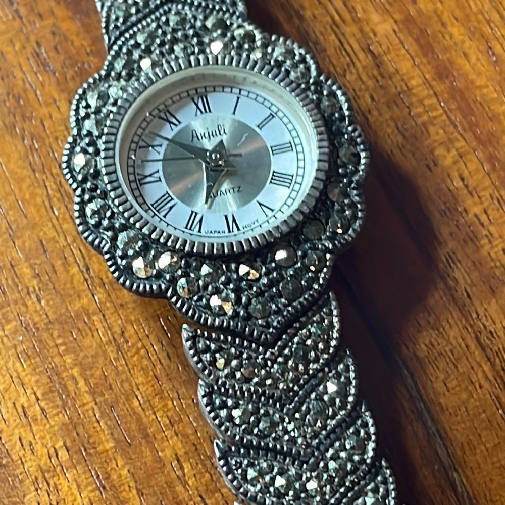 Anjuli vintage watch
